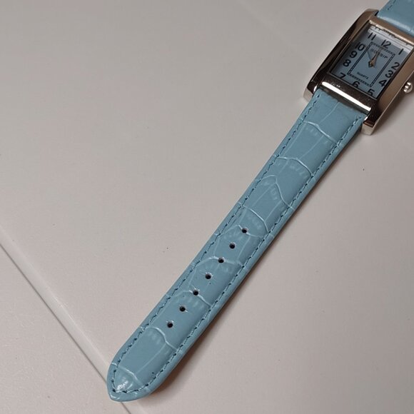 Gossip Watch With Blue Dial And Blue Band - Picture 3 of 11